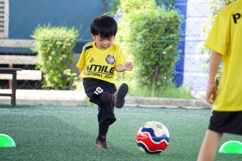 Smile Football Club สอนฟุตบอลเด็กด้วยความรักและรอยยิ้ม